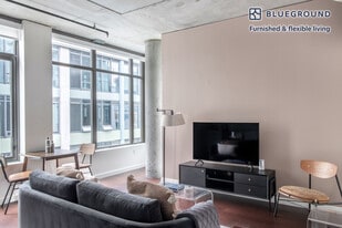 62 Cedar St in Seattle, WA - Building Photo