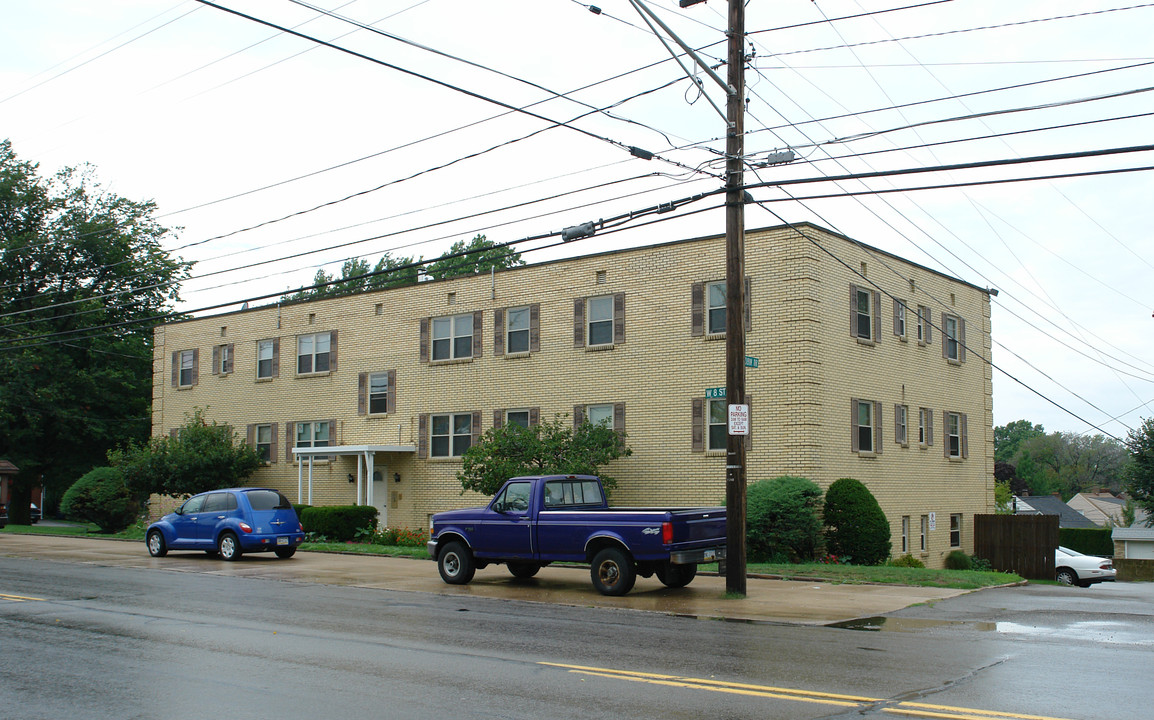 2150 W 8th St in Erie, PA - Building Photo