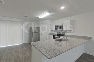12378 Paramount Dr S in Punta Gorda, FL - Foto de edificio - Building Photo
