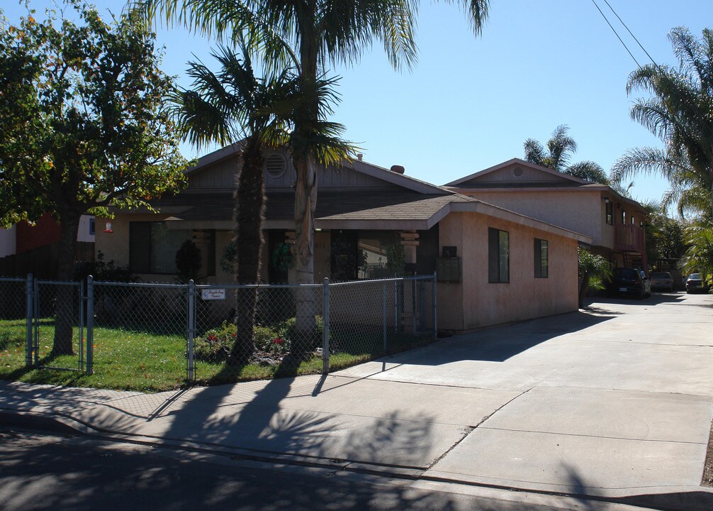 1651-1655 Donax Ave in San Diego, CA - Building Photo