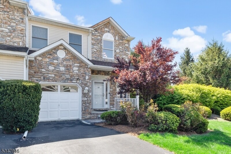 113 Summerhill Dr in Morris Plains, NJ - Building Photo