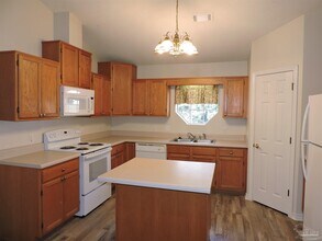 551 Riola Pl in Pensacola, FL - Building Photo - Building Photo