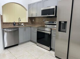 2911 SE 13th Ave in Homestead, FL - Building Photo