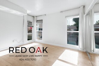 1327 Laurel Ave in West Hollywood, CA - Building Photo - Building Photo