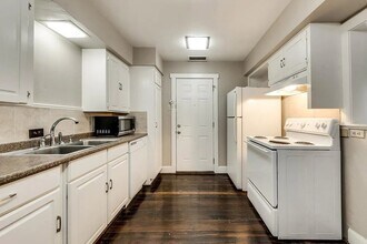 202 S Willomet Ave, Unit 2 in Dallas, TX - Building Photo - Building Photo