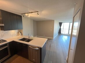 4189 Halifax St in Burnaby, BC - Building Photo - Building Photo