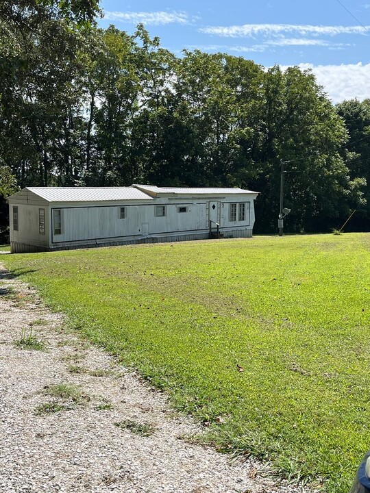 5247 Griffin Rd in Lynchburg, TN - Building Photo