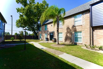 The Mayfair Apartment Homes in New Orleans, LA - Building Photo - Building Photo