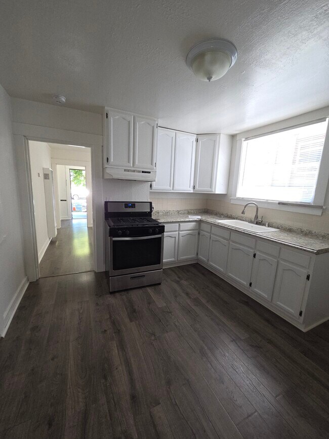 1015 47th St, Unit D