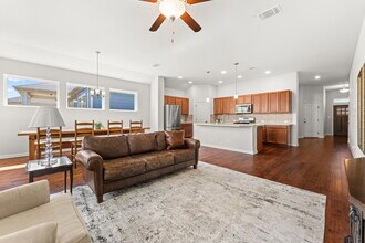 489 Bridgestone Way in Buda, TX - Building Photo - Building Photo