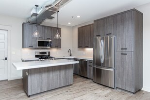 Salt Lake Costume Apartments in Salt Lake City, UT - Building Photo