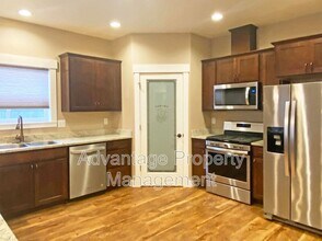 106 S 21st St in Philomath, OR - Building Photo - Building Photo