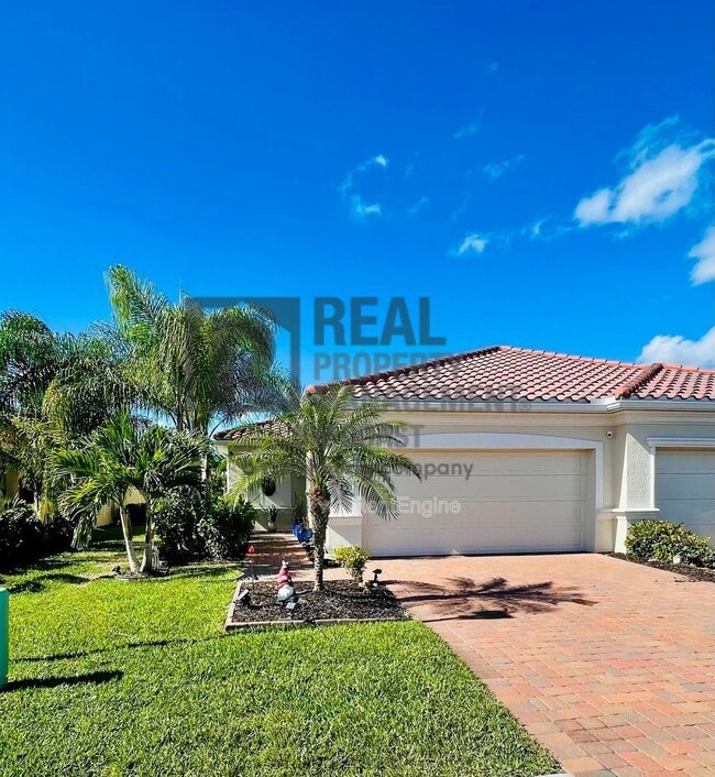 2555 Vine Ave in Naples, FL - Building Photo - Building Photo