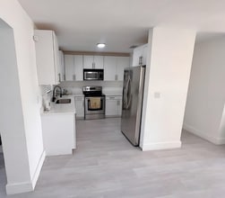 3361 NW 5th Pl in Fort Lauderdale, FL - Building Photo - Building Photo