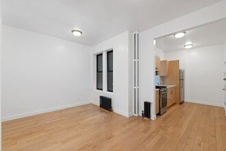 206 Rivington St in New York, NY - Building Photo - Building Photo