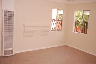 1512 E 11th St in Long Beach, CA - Building Photo - Interior Photo