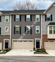 4504 Joseph Bristow Ln in Annandale, VA - Building Photo