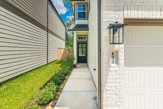 152 Red Cascade Trl in Willis, TX - Building Photo - Building Photo
