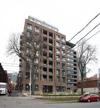 400 Wellington West in Toronto, ON - Building Photo - Building Photo