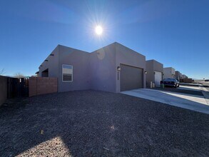 6101 Strand Loop SE in Albuquerque, NM - Building Photo - Building Photo
