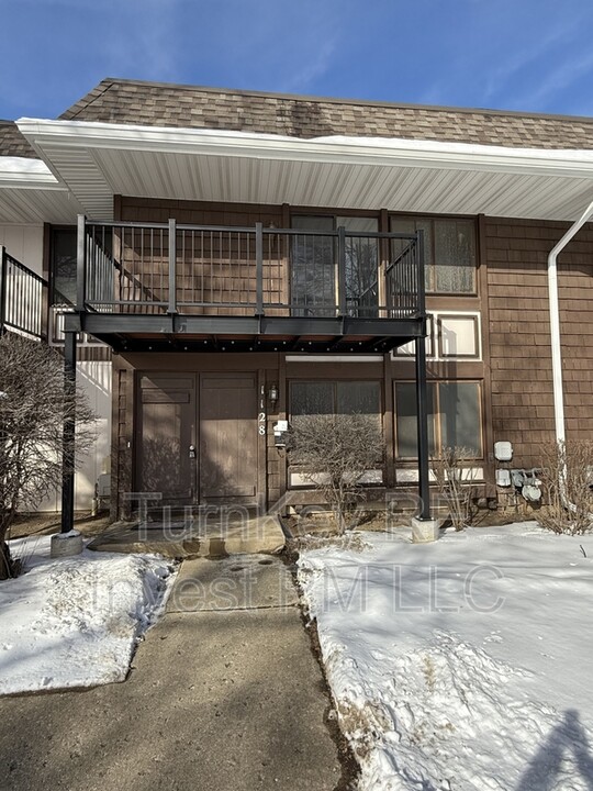 1128 Court A in Hanover Park, IL - Building Photo