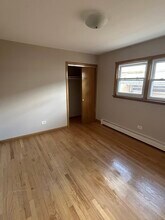 5714 N Lowell Ave, Unit 2 in Chicago, IL - Building Photo - Building Photo