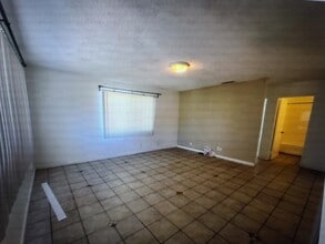 101 W Olive Ave, Unit Apt C in La Habra, CA - Building Photo - Building Photo