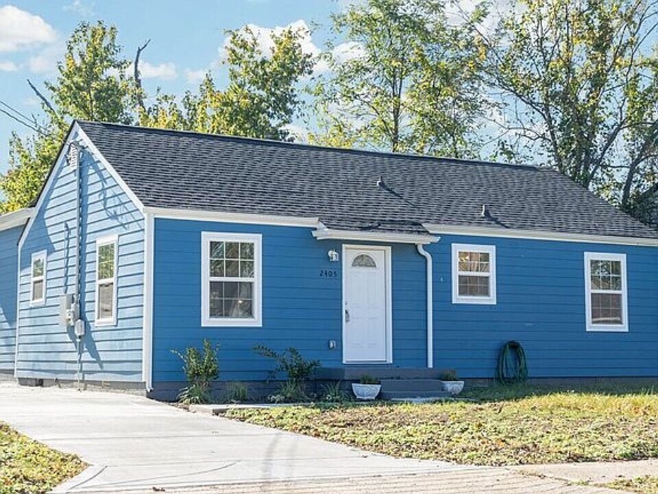 2405 Hammond Dr in Nashville, TN - Building Photo