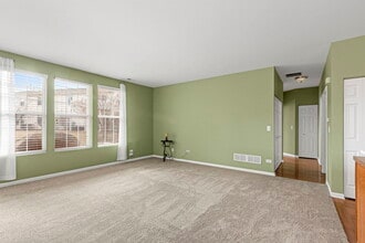 1607 Millbrook Dr in Algonquin, IL - Building Photo - Building Photo