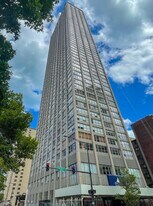 655 W Irving Park Rd, Unit 4702 in Chicago, IL - Building Photo
