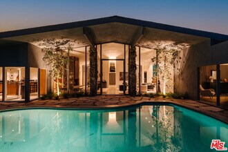 8559 Edwin Dr in Los Angeles, CA - Building Photo - Building Photo