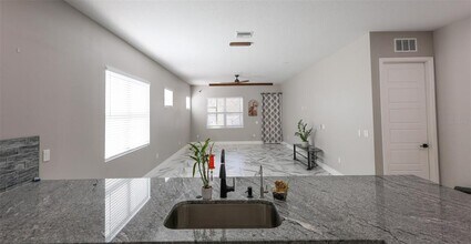 7070 63rd St N in Pinellas Park, FL - Building Photo - Building Photo