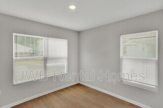 2117 Moncrief Rd in Jacksonville, FL - Building Photo - Building Photo