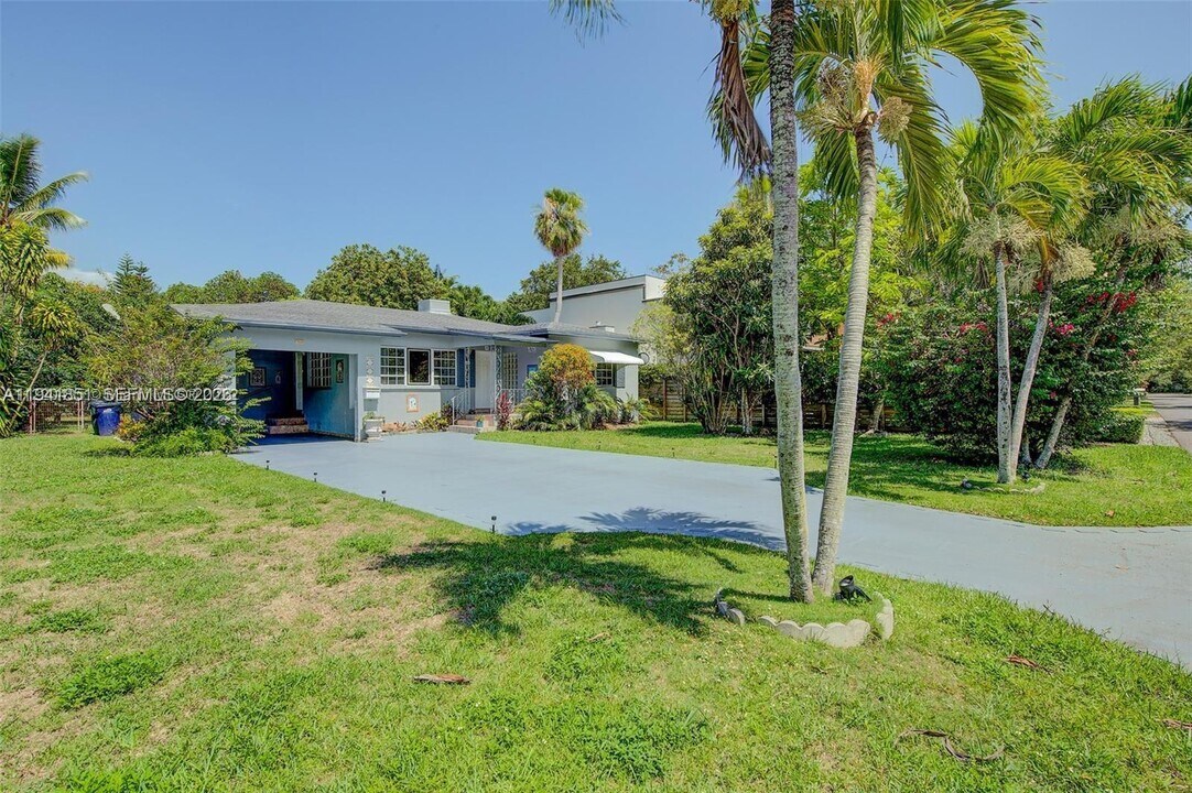 7601 SW 59th Ct in South Miami, FL - Building Photo