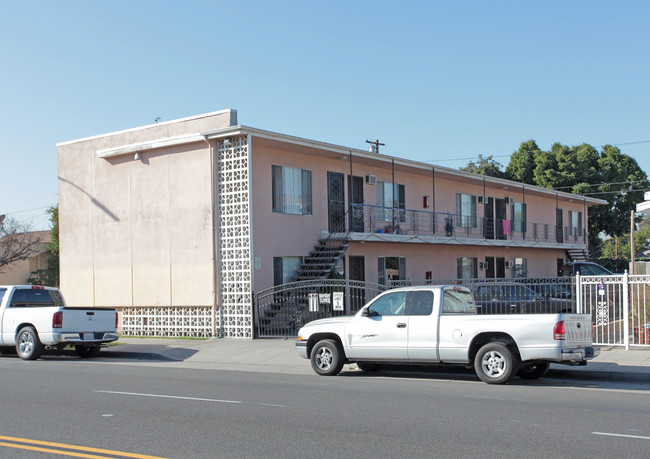 10521 California Ave in South Gate, CA - Building Photo - Building Photo