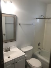 800 S 4th St, Unit Apt 1 in Stoughton, WI - Foto de edificio - Building Photo