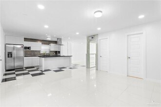 27 W Dallas Ave in McAllen, TX - Building Photo - Building Photo