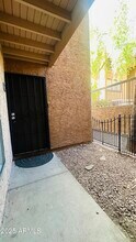 2625 E Indian School Rd in Phoenix, AZ - Building Photo - Building Photo