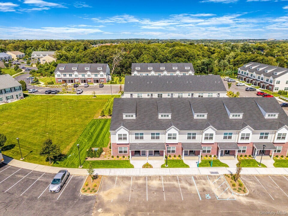 104 Dover St in Central Islip, NY - Building Photo