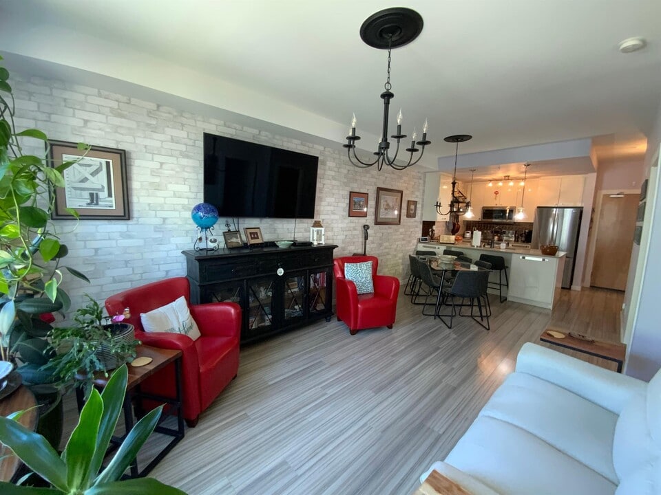 2871 Jacklin Rd in Victoria, BC - Building Photo