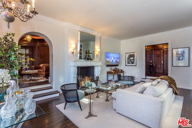 10335 Wilshire Blvd in Los Angeles, CA - Foto de edificio - Building Photo