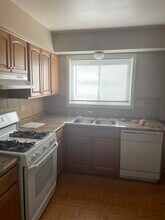99 E Dundee Rd in Wheeling, IL - Foto de edificio - Building Photo