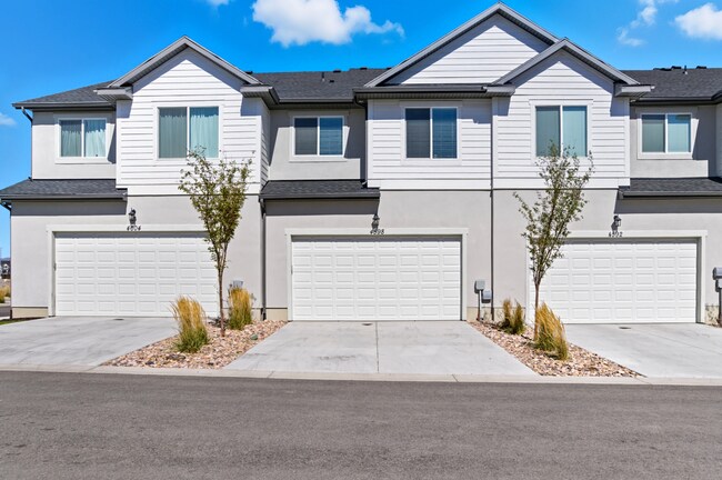4598 Sims Peak Ln in Riverton, UT - Building Photo - Building Photo