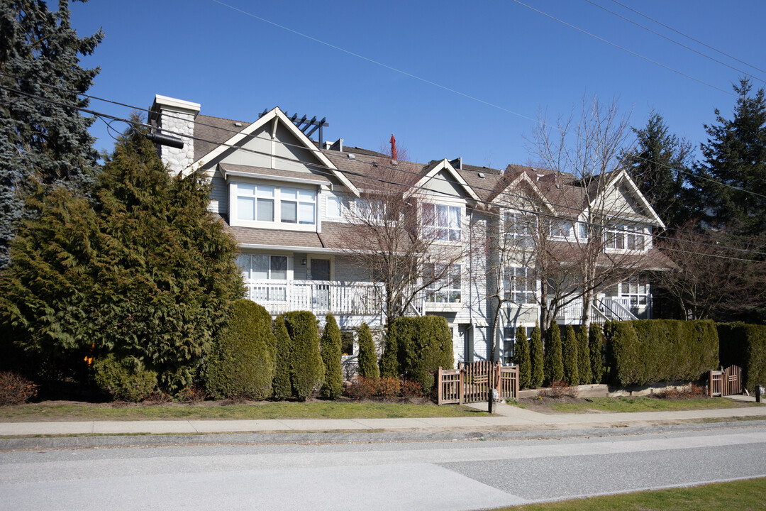 7128 Stride Av in Burnaby, BC - Building Photo