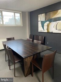 1 E University Pkwy photo'