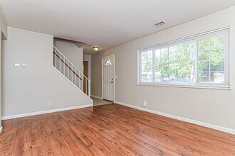 8585 Sunlight Dr in Cincinnati, OH - Building Photo - Building Photo