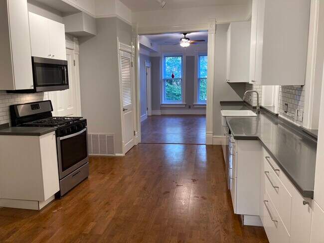 property at 1102 N Wolcott Ave