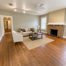 1006 1/2 W 22nd St in Austin, TX - Foto de edificio - Building Photo