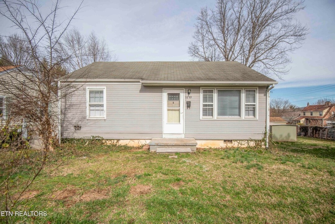 1039 Oglewood Ave in Knoxville, TN - Foto de edificio