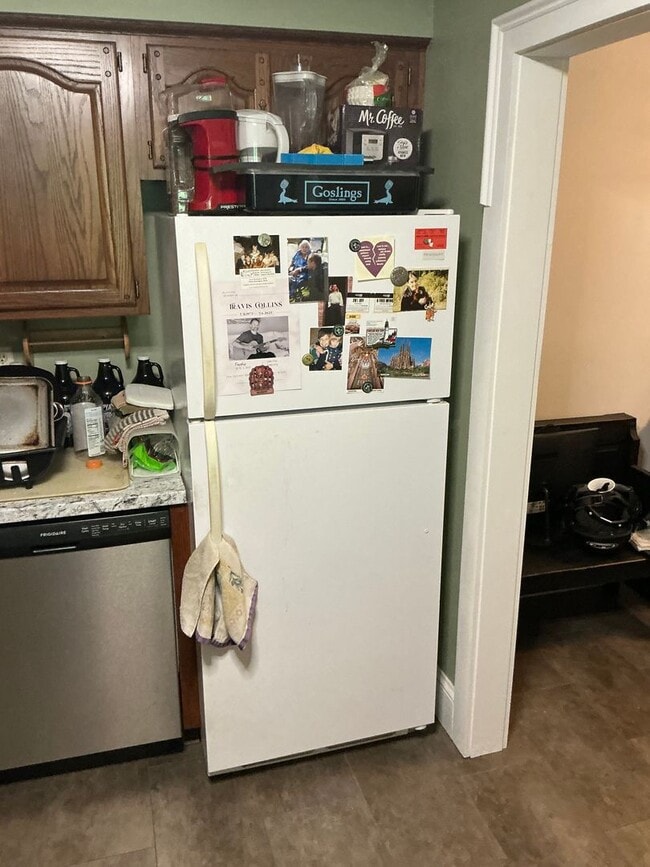 24 Parkwood Dr in Augusta, ME - Building Photo - Building Photo